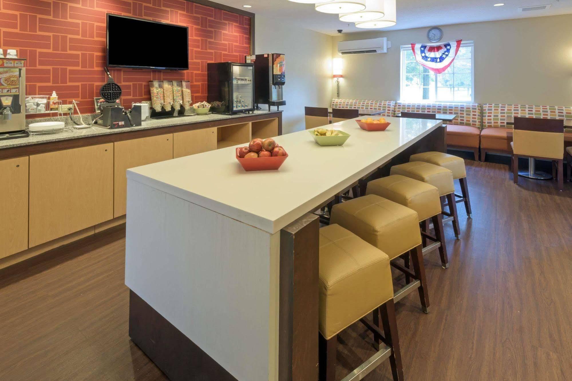 Mainstay Suites Hartford Мериден Экстерьер фото