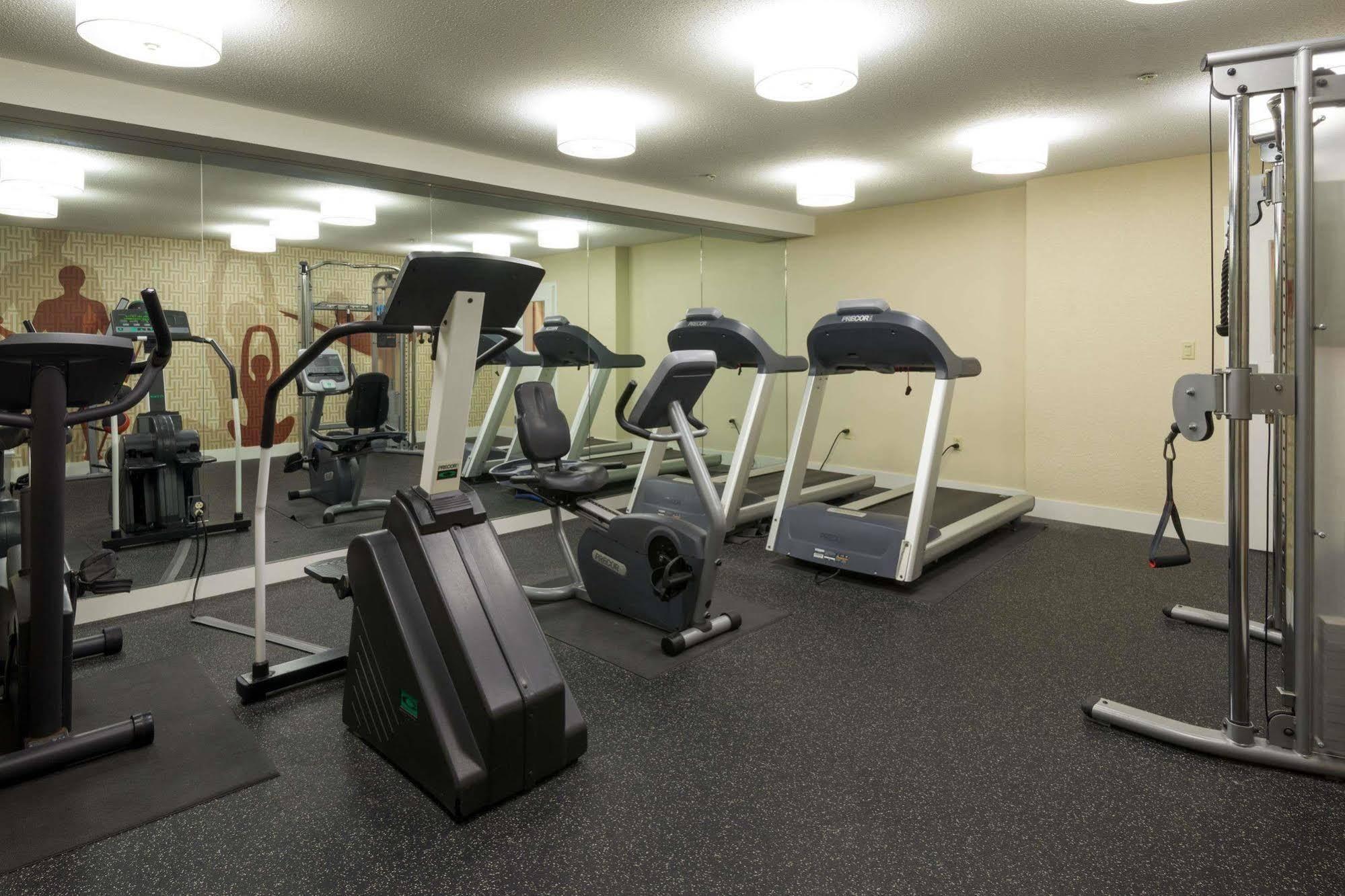 Mainstay Suites Hartford Мериден Экстерьер фото