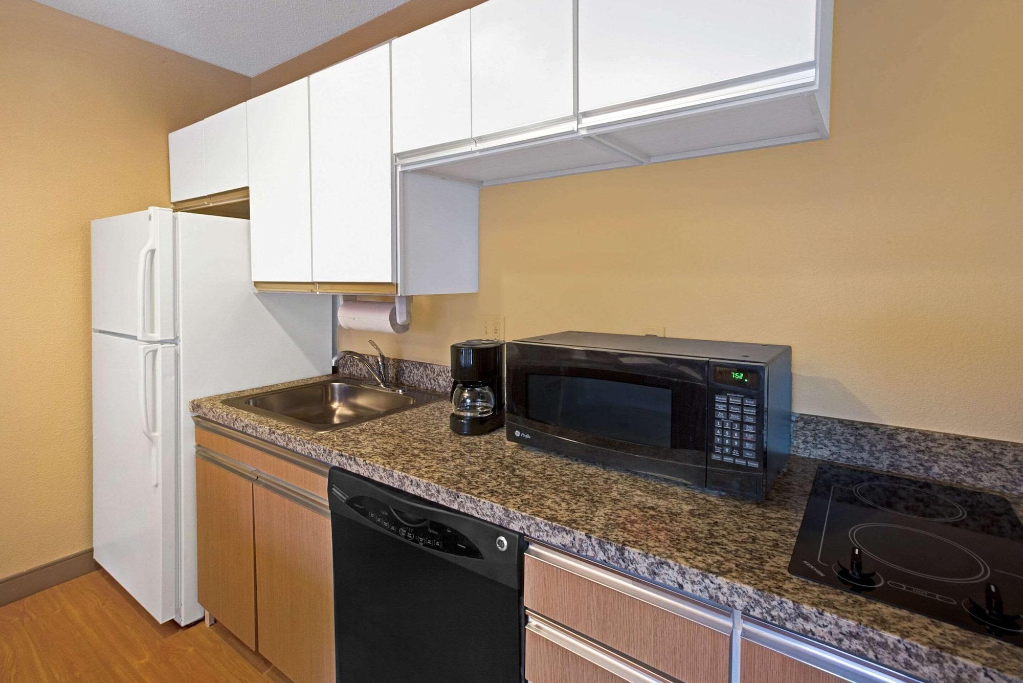 Mainstay Suites Hartford Мериден Экстерьер фото