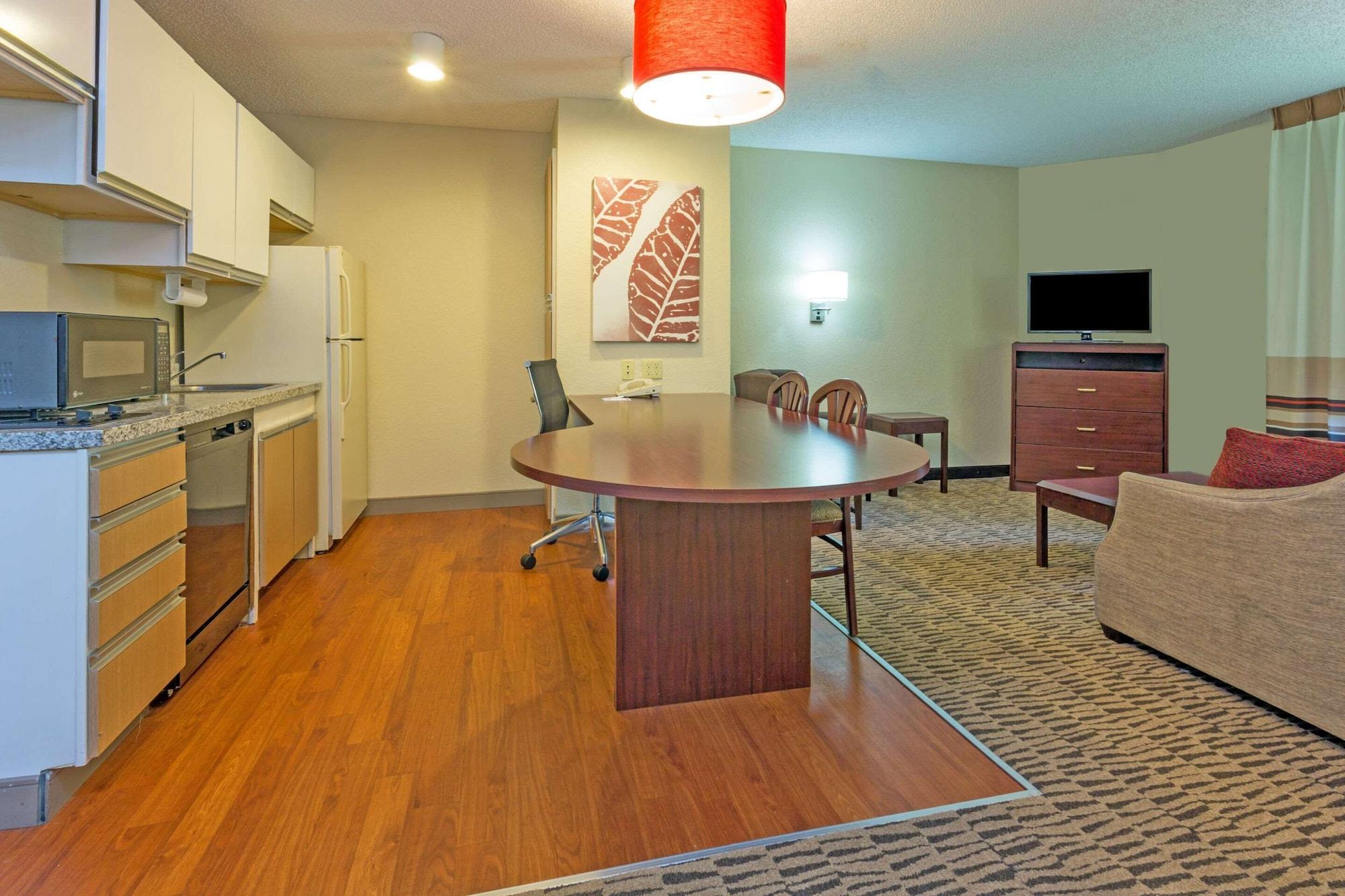 Mainstay Suites Hartford Мериден Экстерьер фото