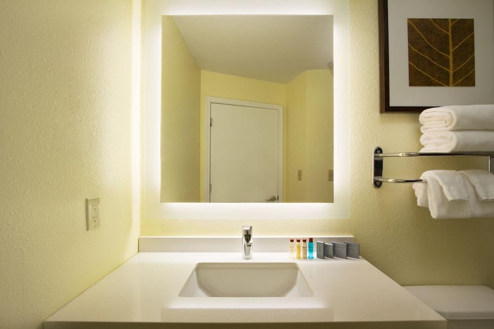 Mainstay Suites Hartford Мериден Экстерьер фото