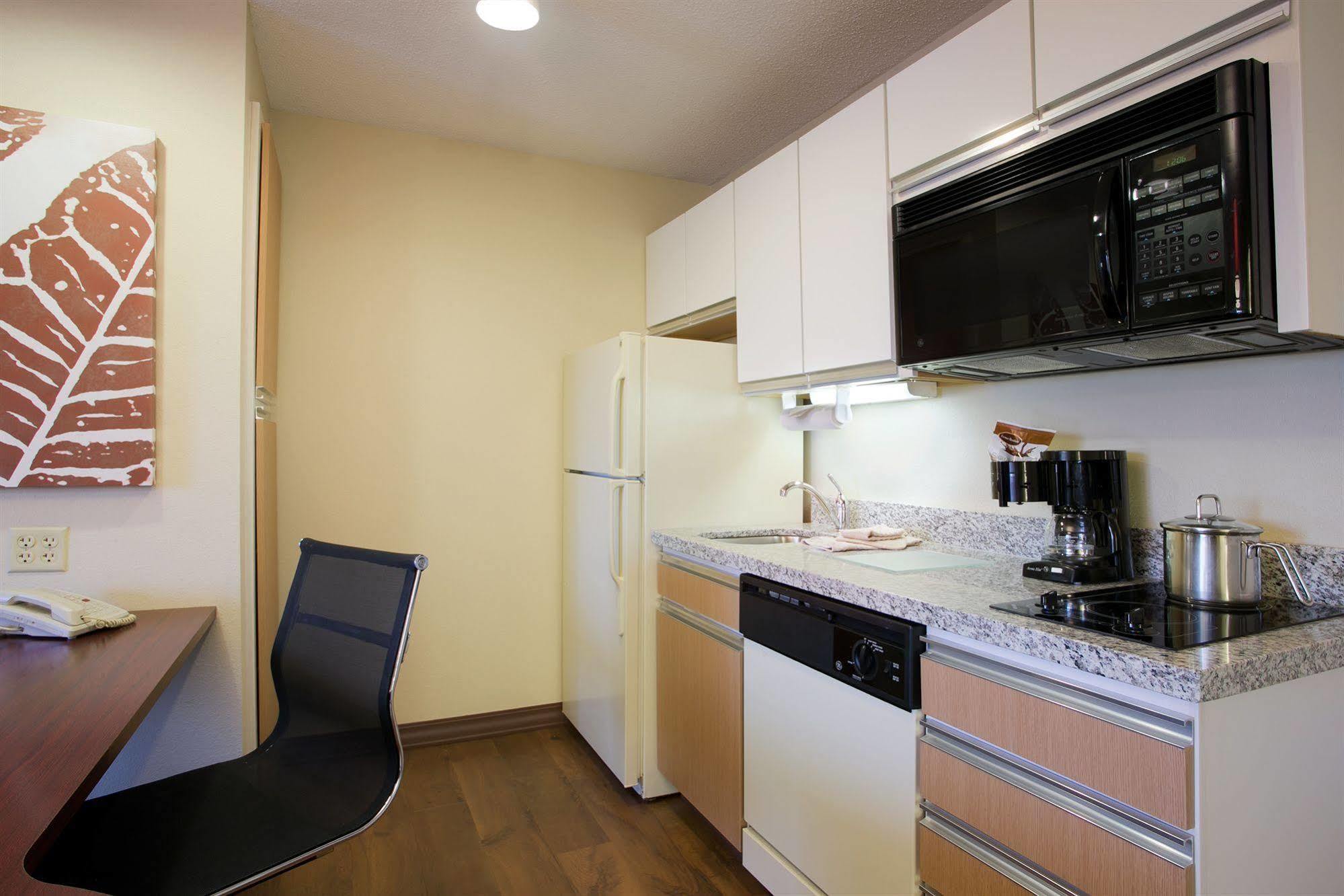 Mainstay Suites Hartford Мериден Экстерьер фото